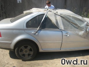 Битый автомобиль Volkswagen Bora
