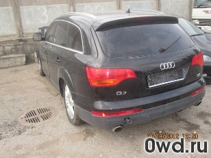 Битый автомобиль Audi Q7