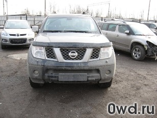 Битый автомобиль Nissan Pathfinder