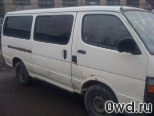 Битый автомобиль Toyota Hiace