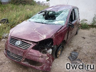 Битый автомобиль Volkswagen Polo