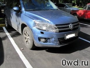 Битый автомобиль Volkswagen Tiguan