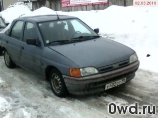 Битый автомобиль Ford Escort