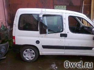 Битый автомобиль Citroen Berlingo