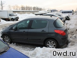 Битый автомобиль Peugeot 308