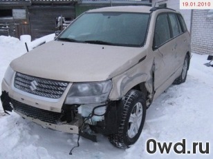 Битый автомобиль Suzuki Grand Vitara