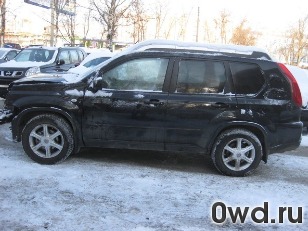 Битый автомобиль Nissan X-Trail