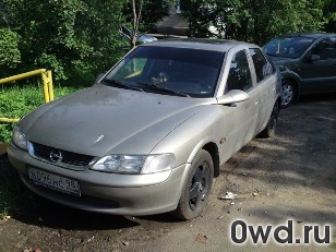 Битый автомобиль Opel Vectra