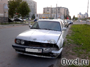 Битый автомобиль BMW 5