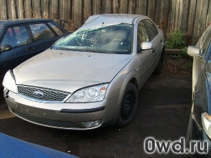 Битый автомобиль Ford Mondeo