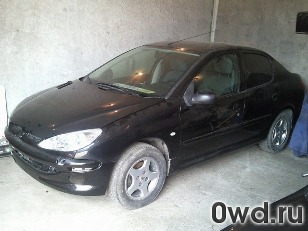 Битый автомобиль Peugeot 206