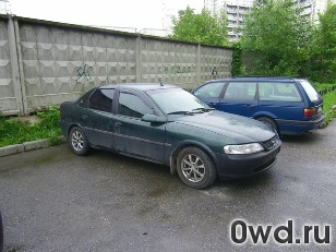 Битый автомобиль Opel Vectra