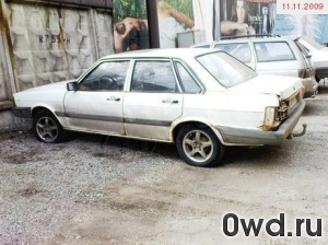 Битый автомобиль Audi 80