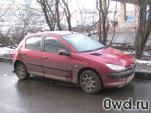 Битый автомобиль Peugeot 206