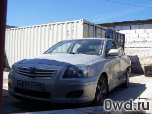 Битый автомобиль Toyota Avensis