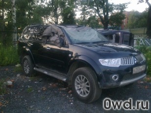 Битый автомобиль Mitsubishi Pajero Sport