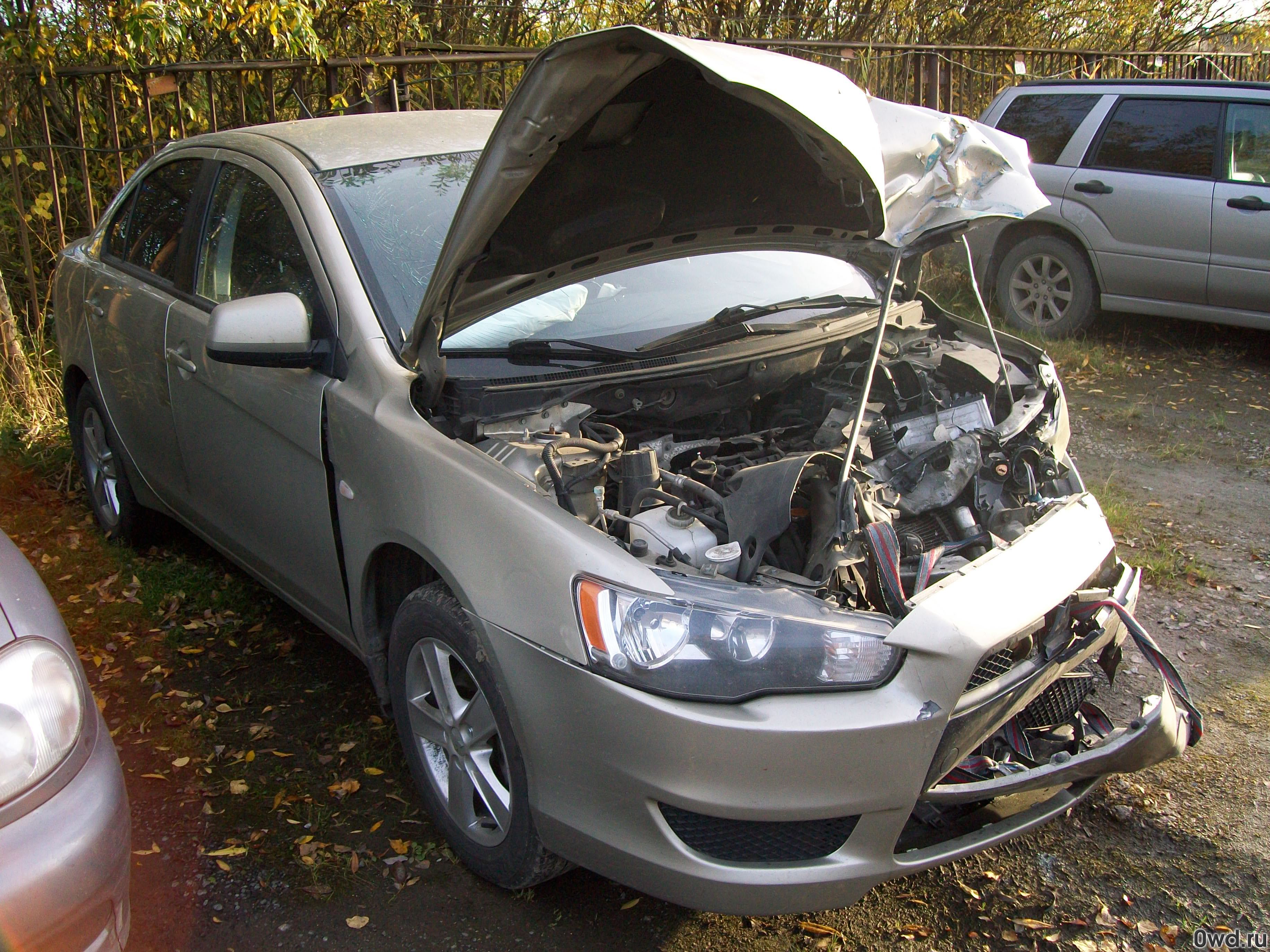 Битый автомобиль Mitsubishi Lancer Classic (2009) в Санкт-Петербурге