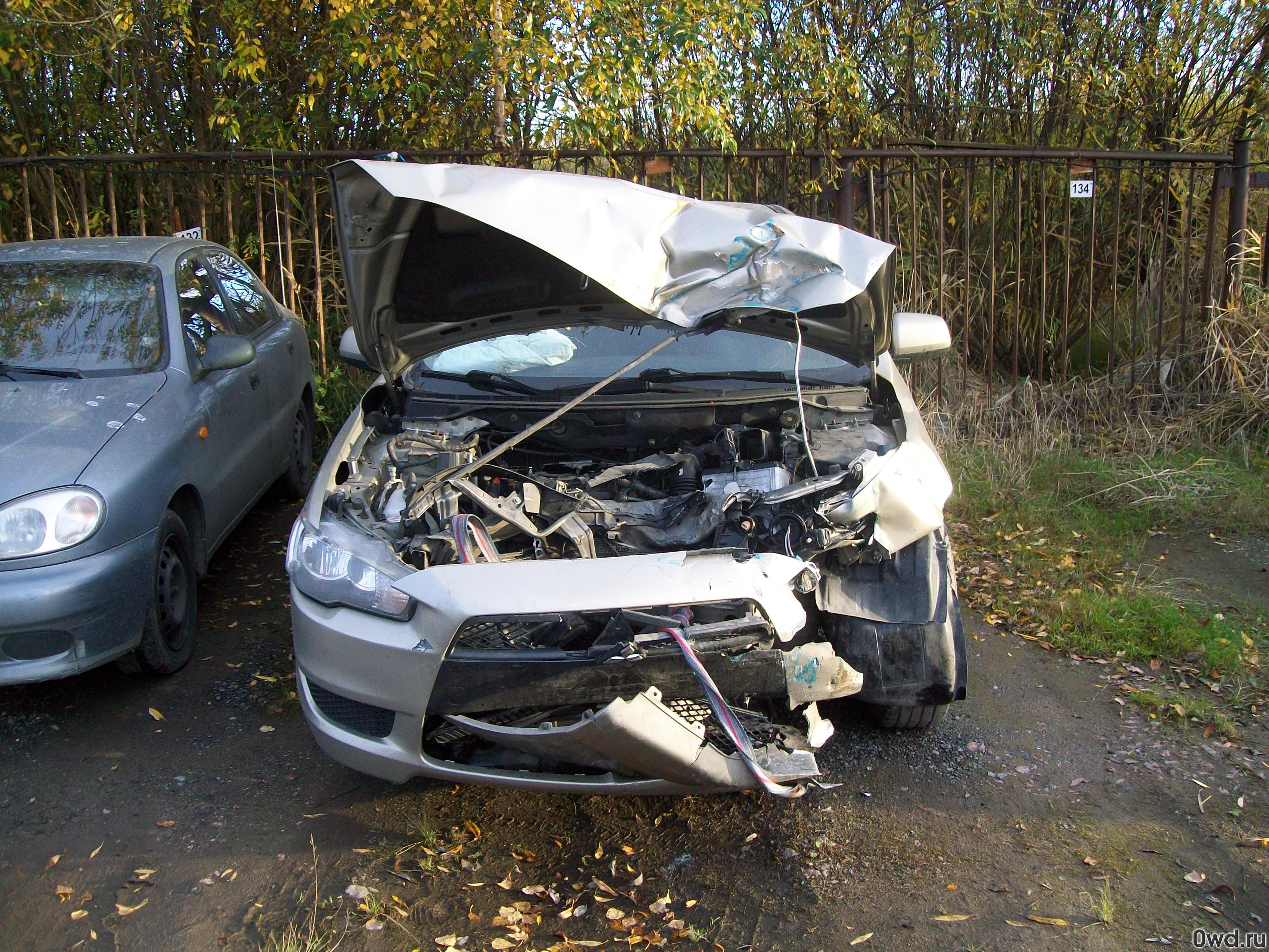 Битый автомобиль Mitsubishi Lancer Classic (2009) в Санкт-Петербурге