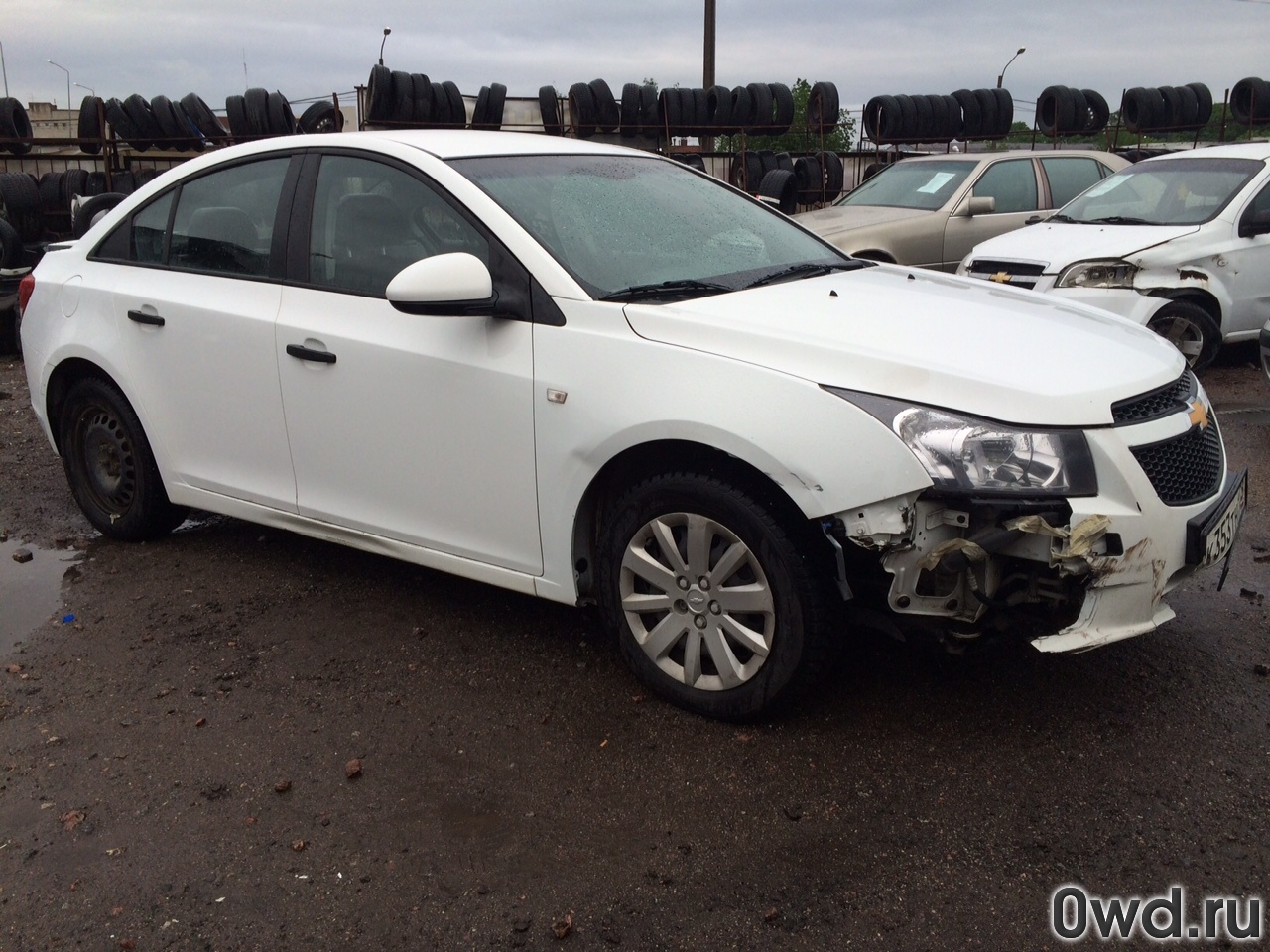 Битый автомобиль Chevrolet Cruze (2011) в Санкт-Петербурге